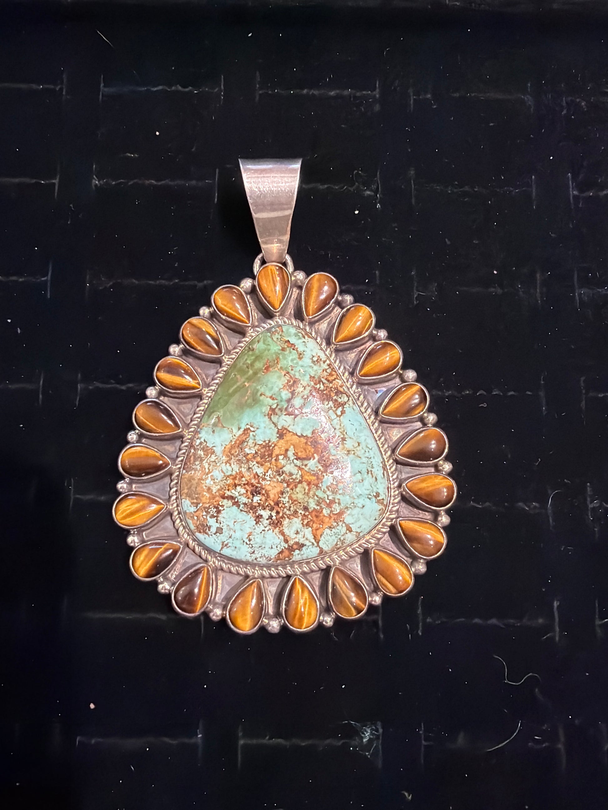 Royston pendant