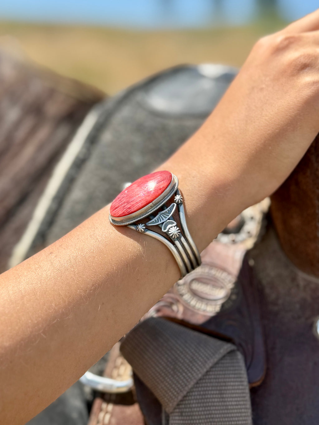 Spiny oyster shell cuff