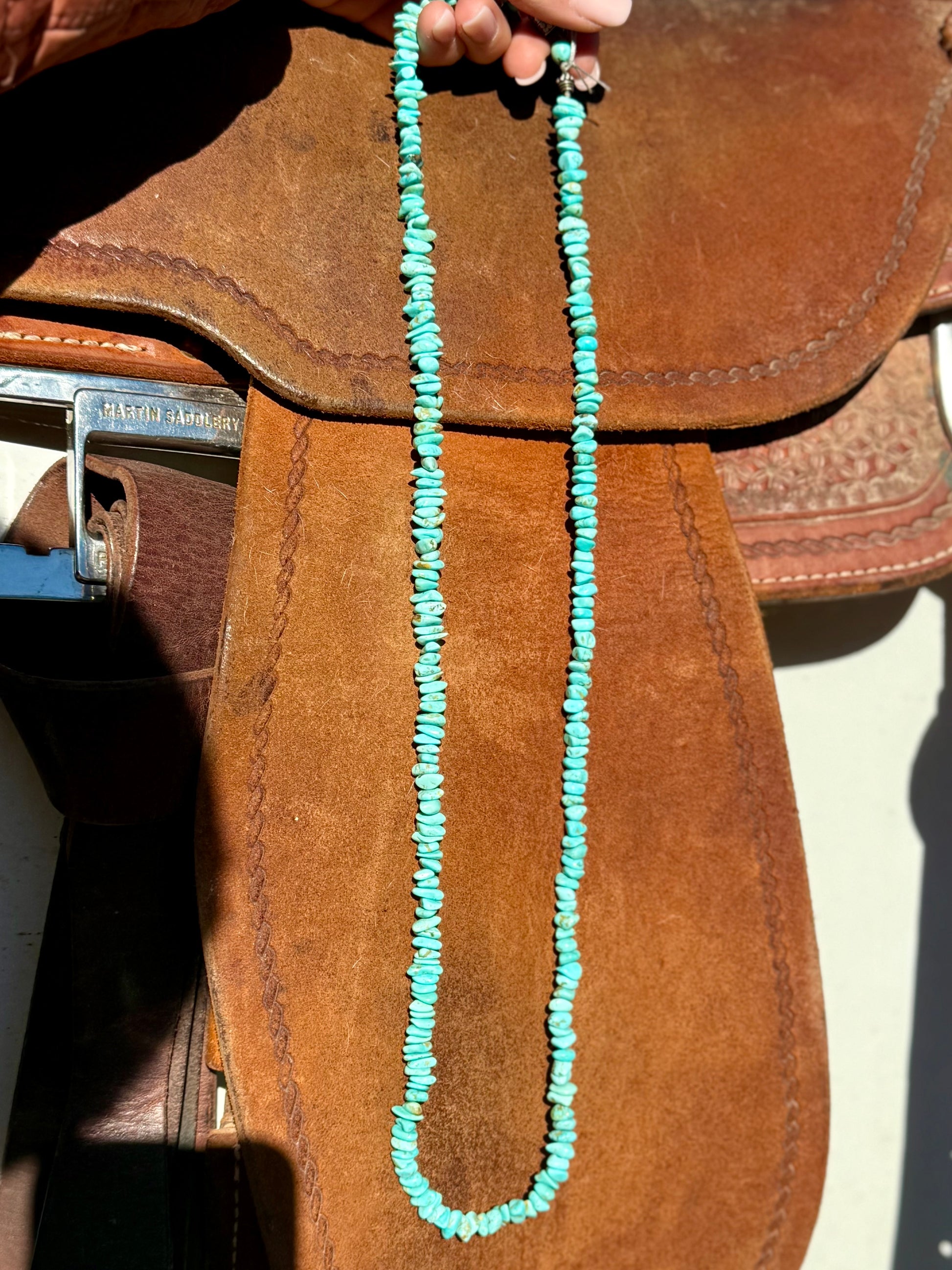 Turquoise neck necklace￼