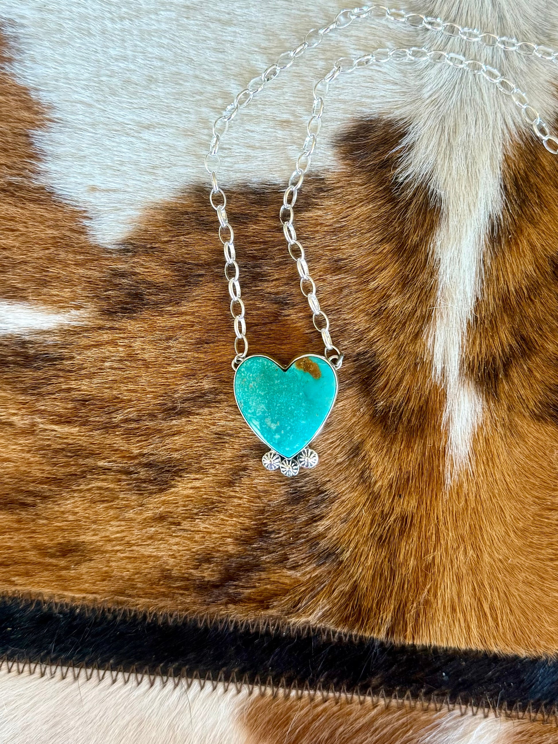 The heart necklace ￼