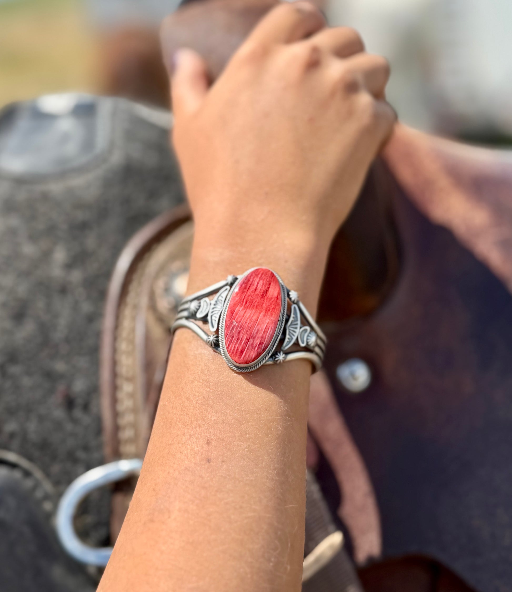 Spiny oyster shell cuff