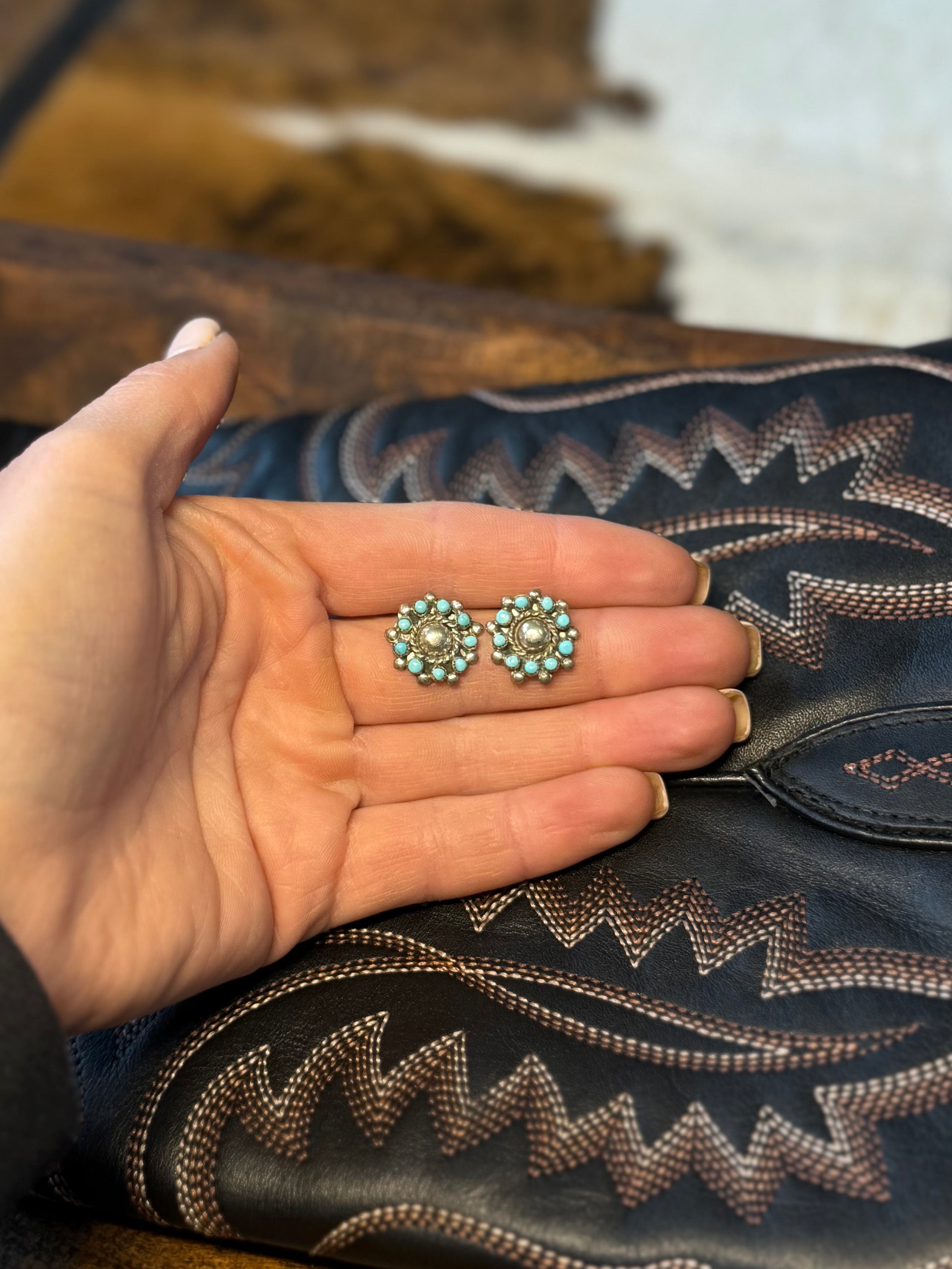 The Dorthy Studs ￼