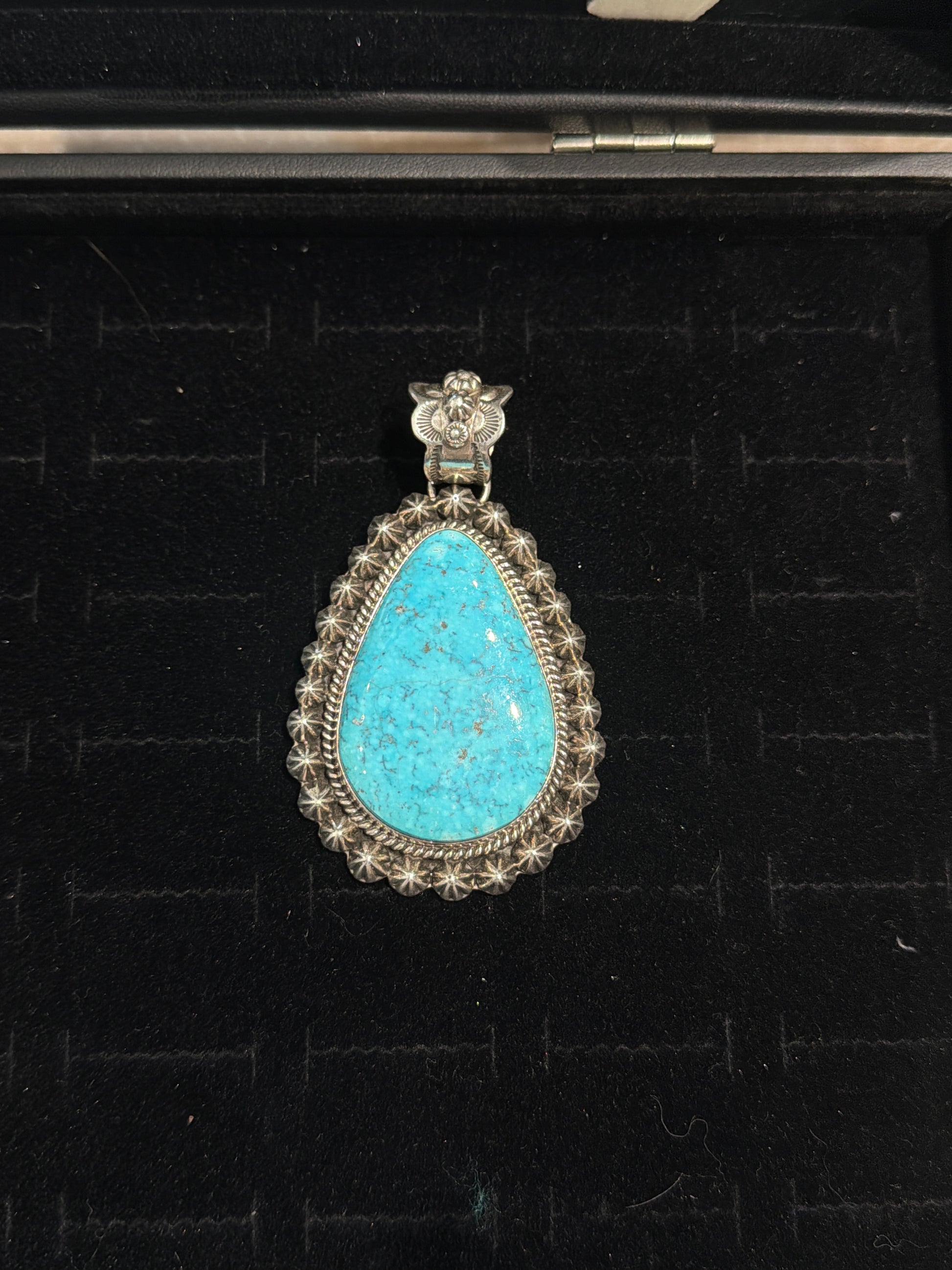 The Jazmine pendant