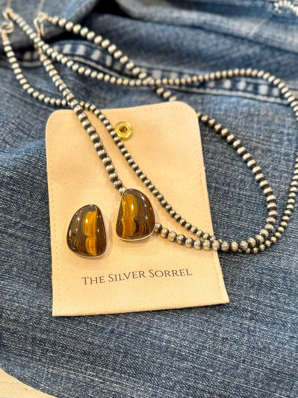 Tiger studs