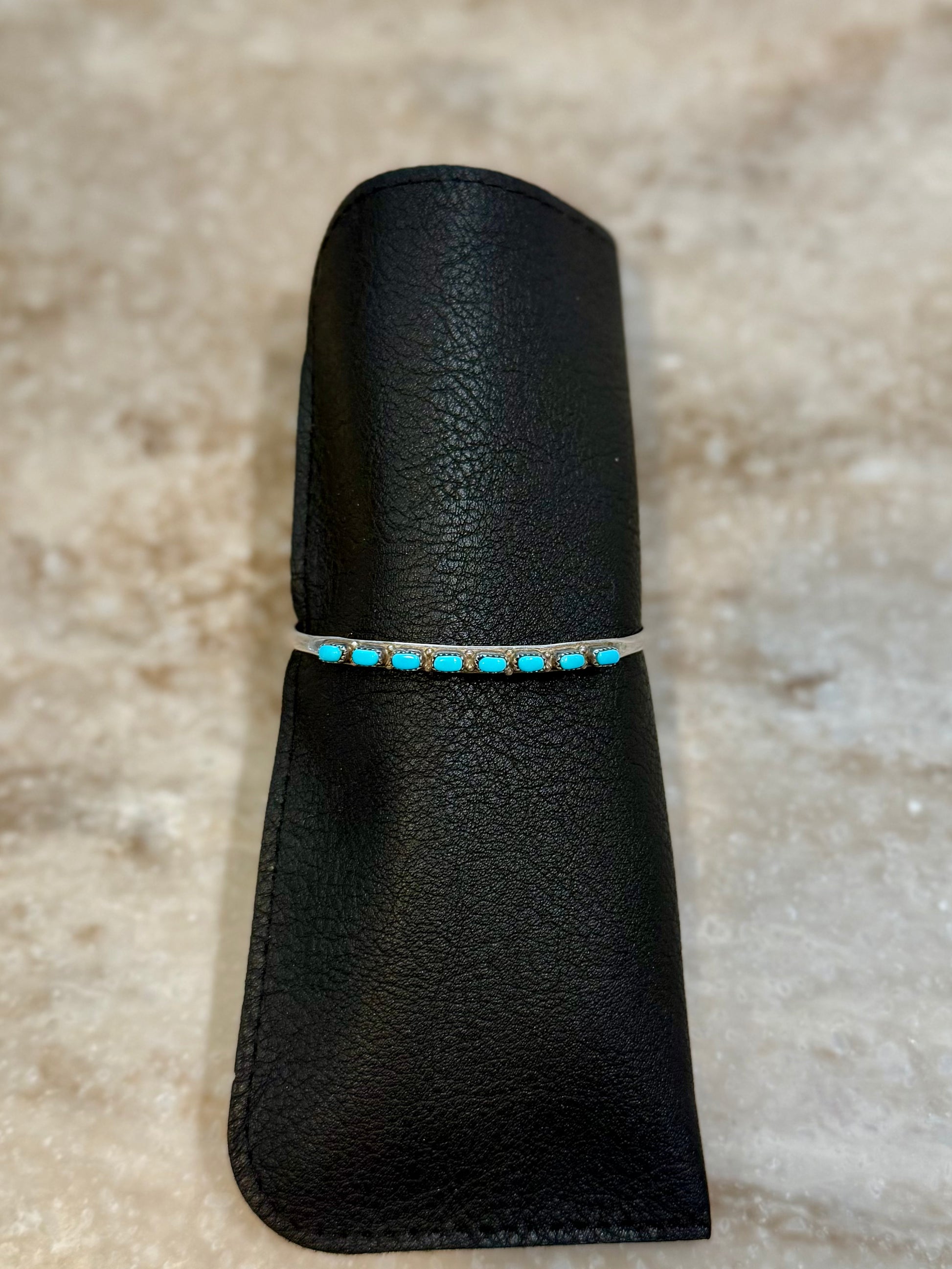 Dainty cuff